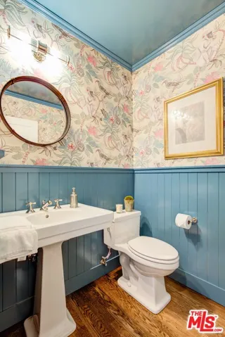 Powder room