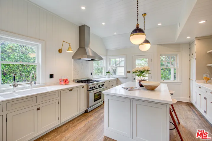 1551 Courtney Avenue, Los Angeles, California 90046