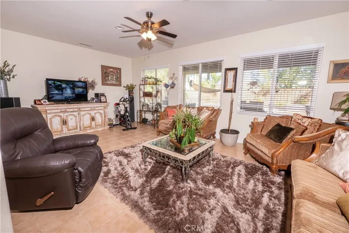 Front livingroom