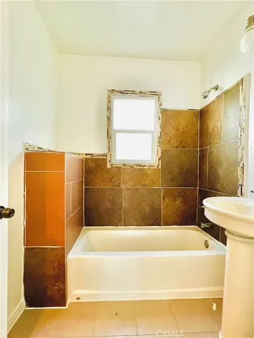 1309 E 55th Street, Los Angeles, California 90011