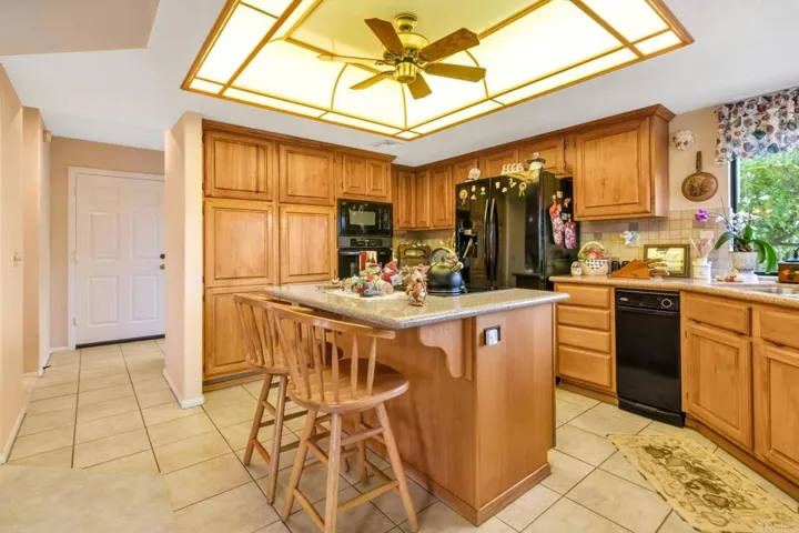 15659 Vista Vicente Drive, Ramona, California 92065