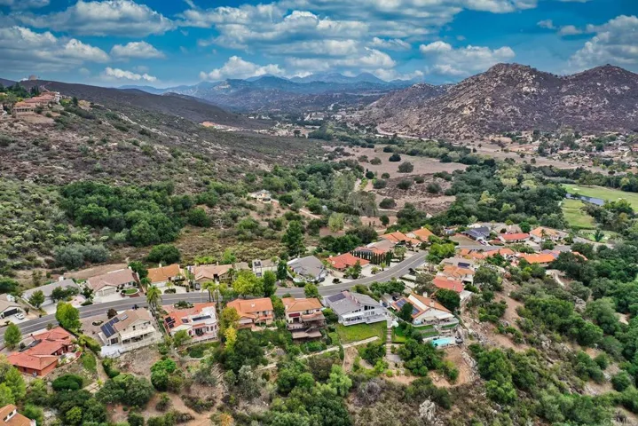 15659 Vista Vicente Drive, Ramona, California 92065