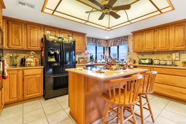 15659 Vista Vicente Drive, Ramona, California 92065