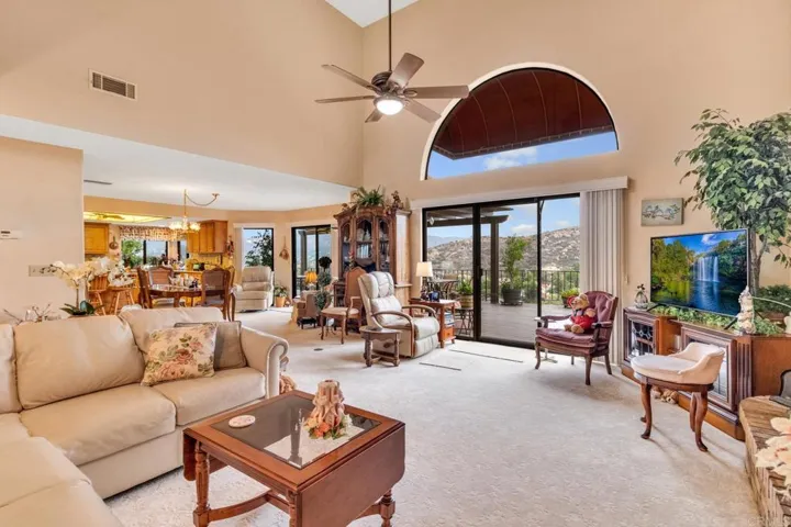 15659 Vista Vicente Drive, Ramona, California 92065