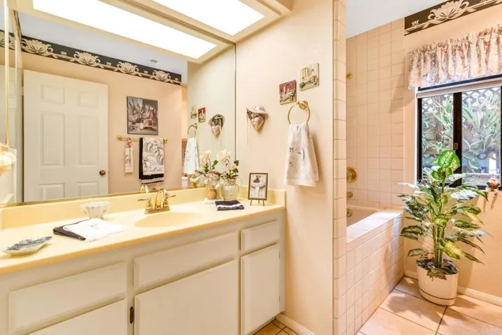 15659 Vista Vicente Drive, Ramona, California 92065
