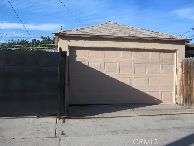 1026 W Walnut Street, Santa Ana, California 92703