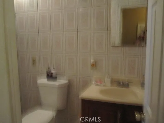 1026 W Walnut Street, Santa Ana, California 92703
