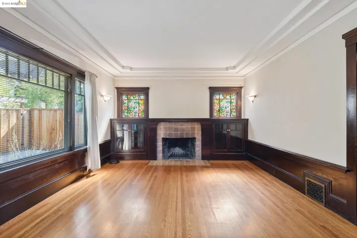 275 Ridgeway Ave, Oakland, California 94611
