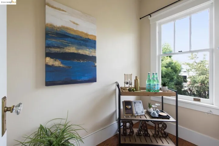 275 Ridgeway Ave, Oakland, California 94611