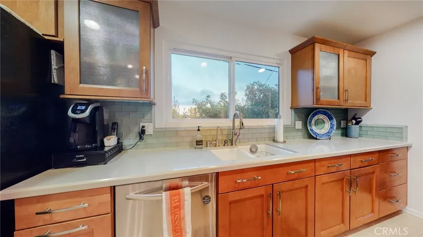 6111 Monero Drive, Rancho Palos Verdes, California 90275