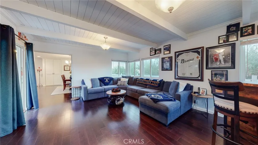 6111 Monero Drive, Rancho Palos Verdes, California 90275