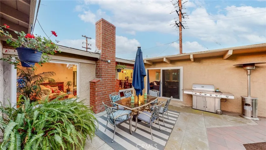 6111 Monero Drive, Rancho Palos Verdes, California 90275
