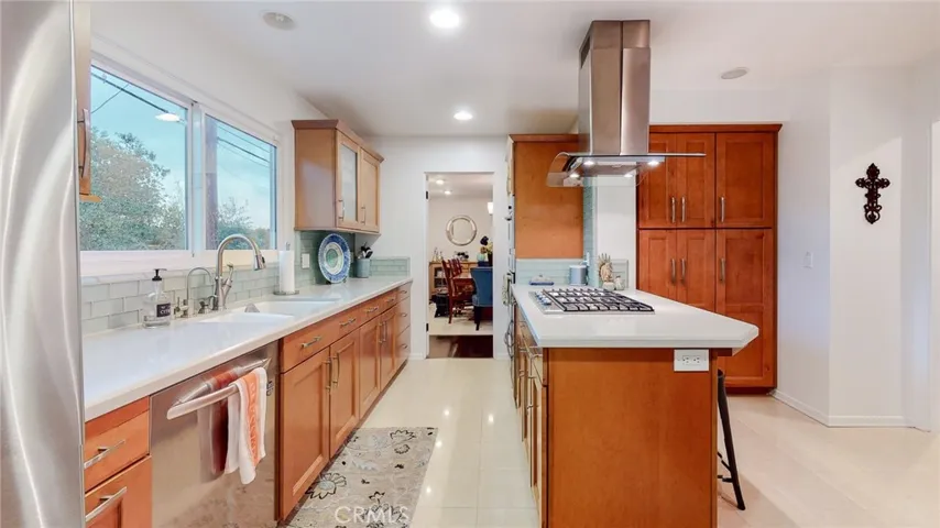 6111 Monero Drive, Rancho Palos Verdes, California 90275