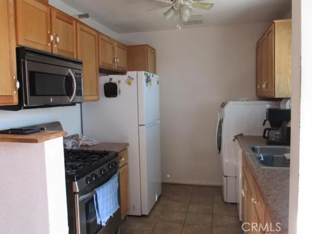 1000 1002 E Navajo Street, Barstow, California 92311