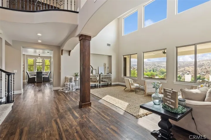 2048 Middle Creek Road, Riverside, California 92506
