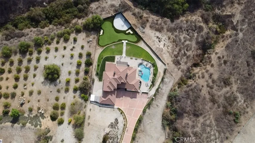 2048 Middle Creek Road, Riverside, California 92506