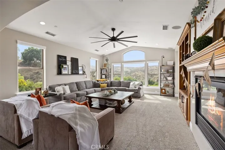 2048 Middle Creek Road, Riverside, California 92506