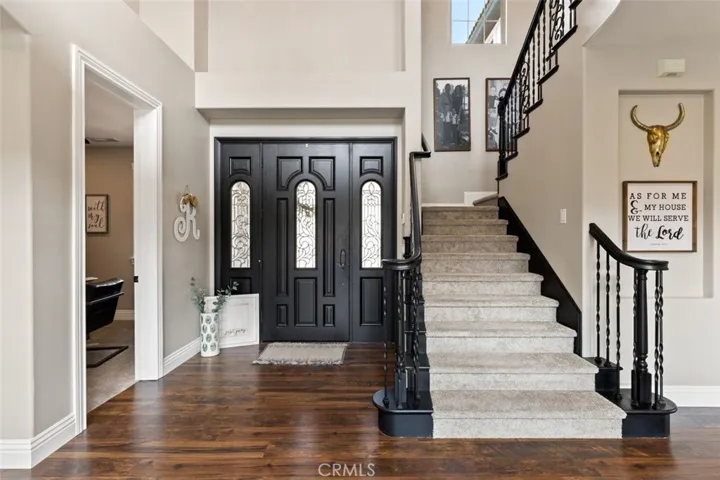 2048 Middle Creek Road, Riverside, California 92506