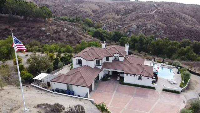 2048 Middle Creek Road, Riverside, California 92506