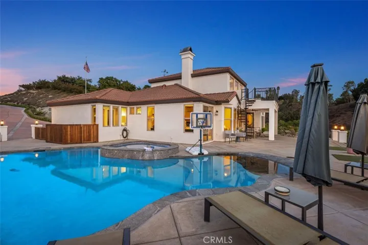 2048 Middle Creek Road, Riverside, California 92506