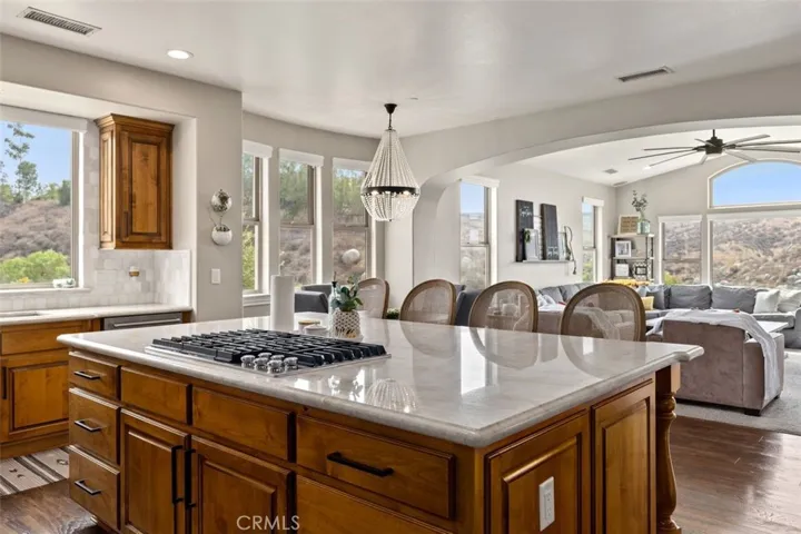 2048 Middle Creek Road, Riverside, California 92506