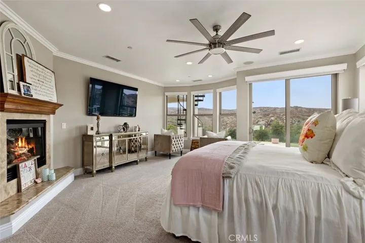 2048 Middle Creek Road, Riverside, California 92506