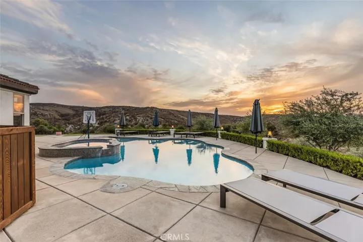 2048 Middle Creek Road, Riverside, California 92506