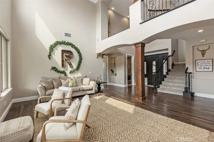 2048 Middle Creek Road, Riverside, California 92506