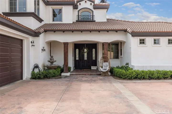2048 Middle Creek Road, Riverside, California 92506
