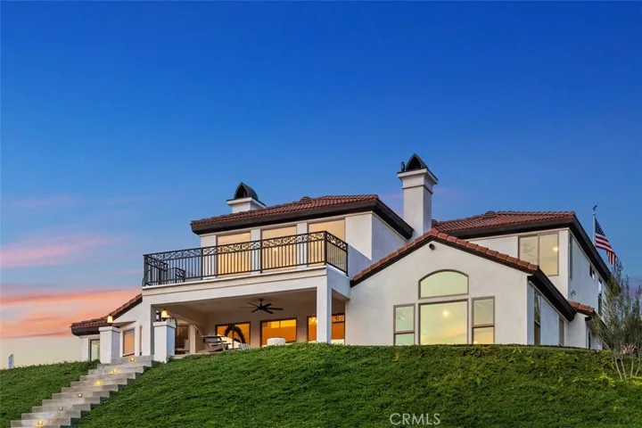 2048 Middle Creek Road, Riverside, California 92506
