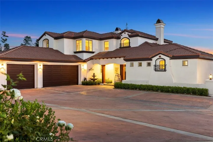 2048 Middle Creek Road, Riverside, California 92506