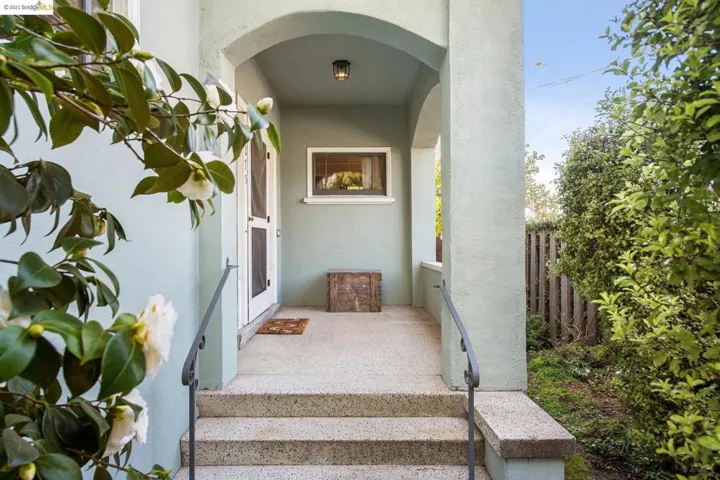 275 Ridgeway, Oakland, California 94611