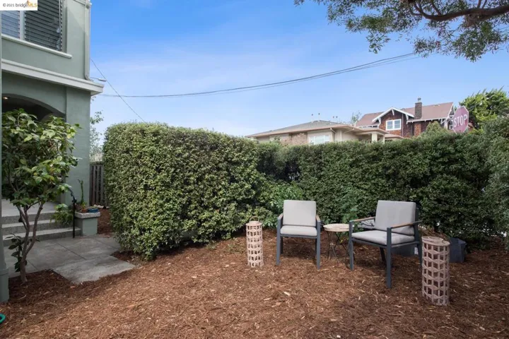 275 Ridgeway, Oakland, California 94611