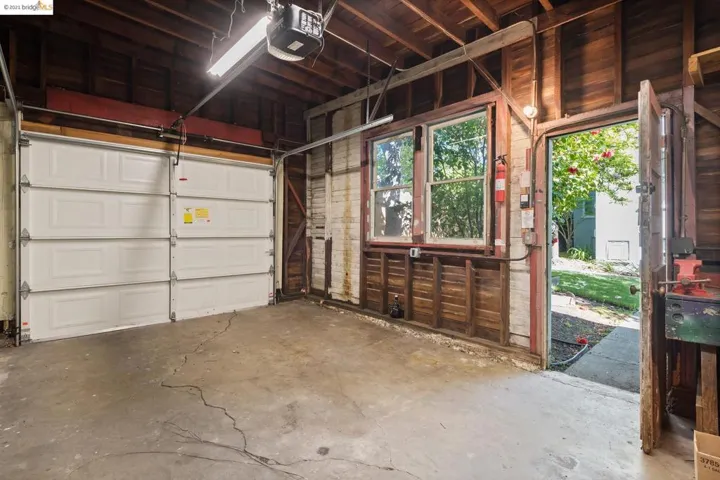 275 Ridgeway, Oakland, California 94611