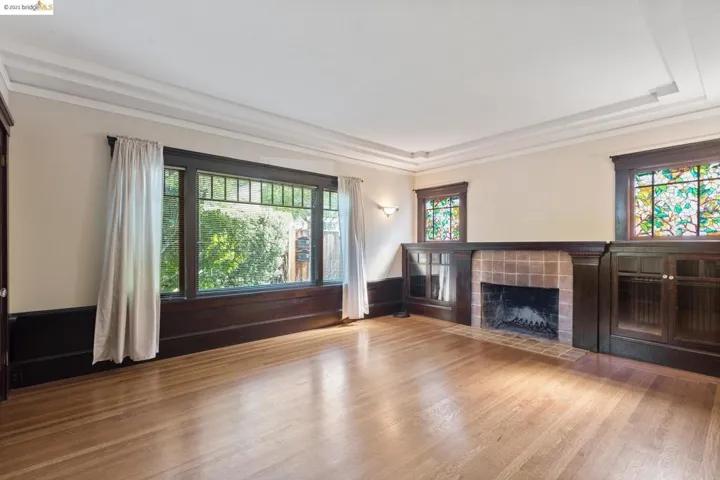 275 Ridgeway, Oakland, California 94611