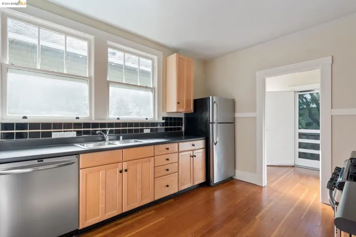 275 Ridgeway, Oakland, California 94611