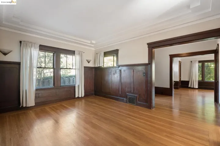 275 Ridgeway, Oakland, California 94611
