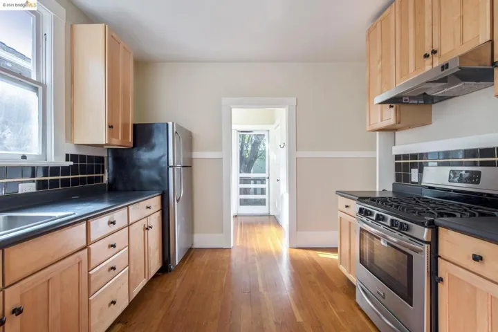 275 Ridgeway, Oakland, California 94611