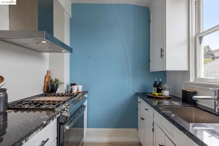 275 Ridgeway, Oakland, California 94611