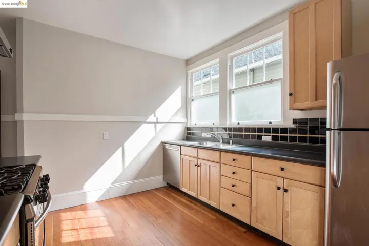 275 Ridgeway, Oakland, California 94611