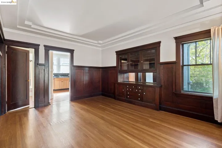275 Ridgeway, Oakland, California 94611