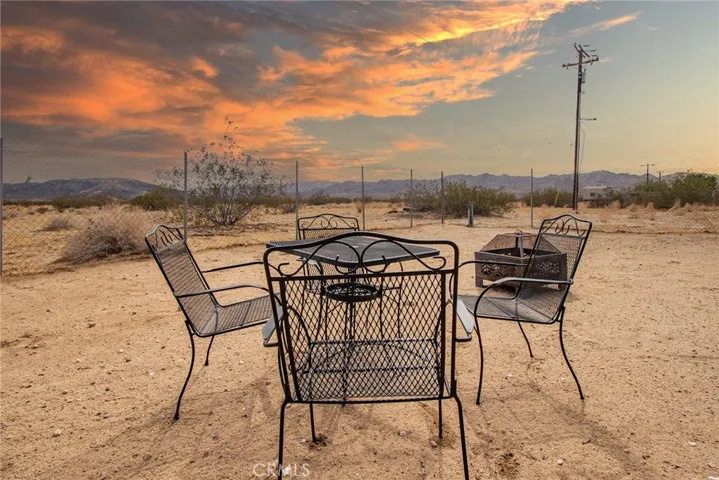 4949 1st Street E, Joshua Tree, California 92252