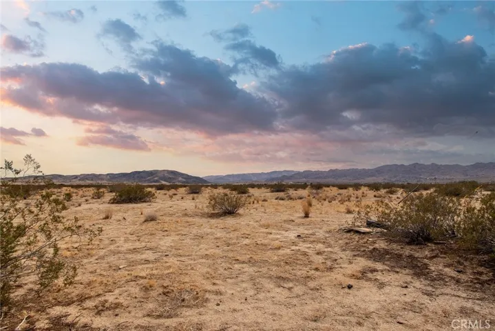 4949 1st Street E, Joshua Tree, California 92252