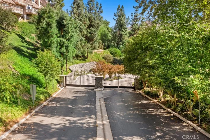 32126 Canyon Crest Court, Westlake Village, California 91361