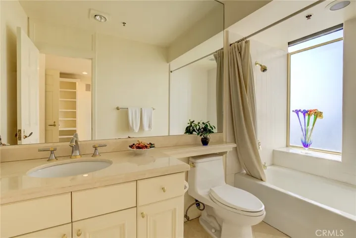 10724 Wilshire Blvd 1109, Los Angeles, California 90024