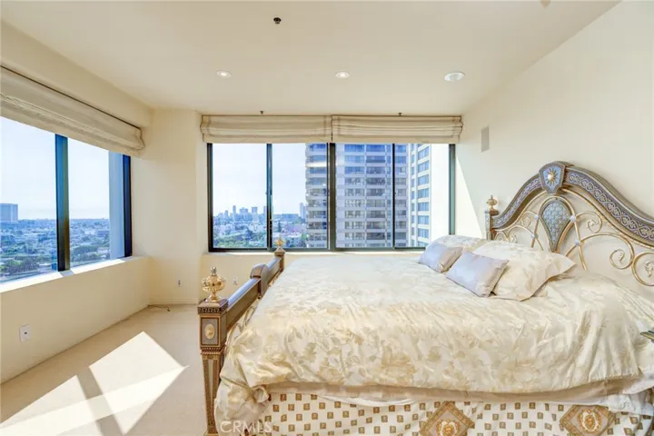 10724 Wilshire Blvd 1109, Los Angeles, California 90024
