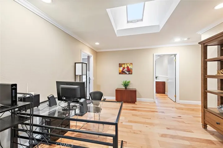 Office area/can convert to bed #4