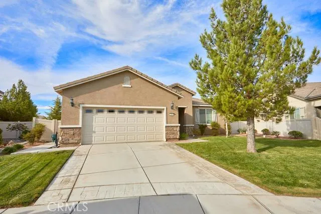 19337 Wildwood Court, Apple Valley, California 92308