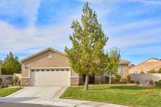 19337 Wildwood Court, Apple Valley, California 92308