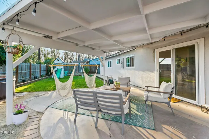 Covered patio 8436 Newtown